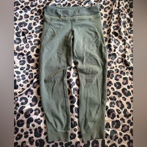 Lululemon Seamlessly Street Crop Olive Green Textured Joggers Size 4
